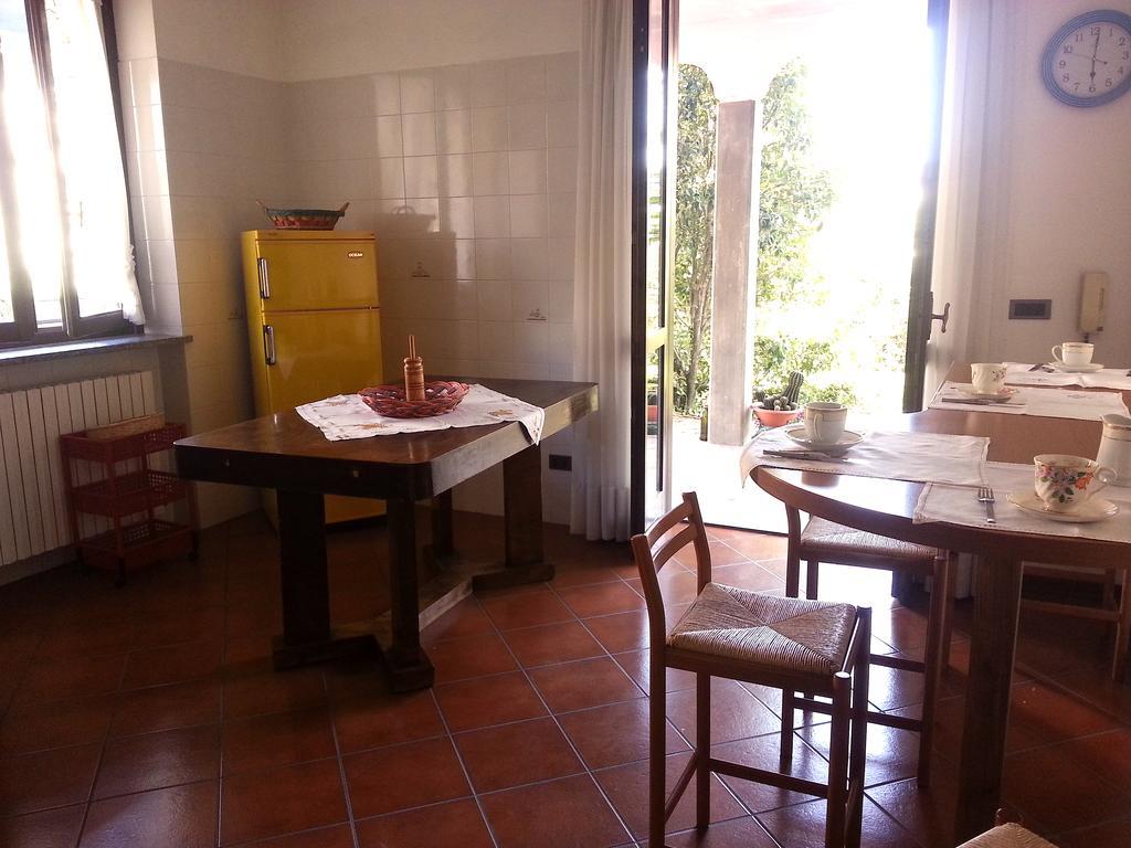 Il Nido del Pettirosso Bed and Breakfast Borgomanero Esterno foto